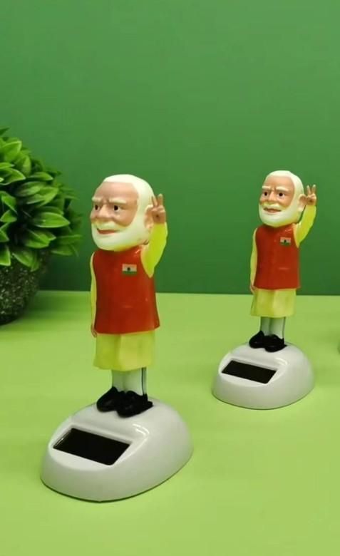 Solar Powered Moving Indian Leader Figurine | Desk & Car Décor | Buy 1 Get 1 Free